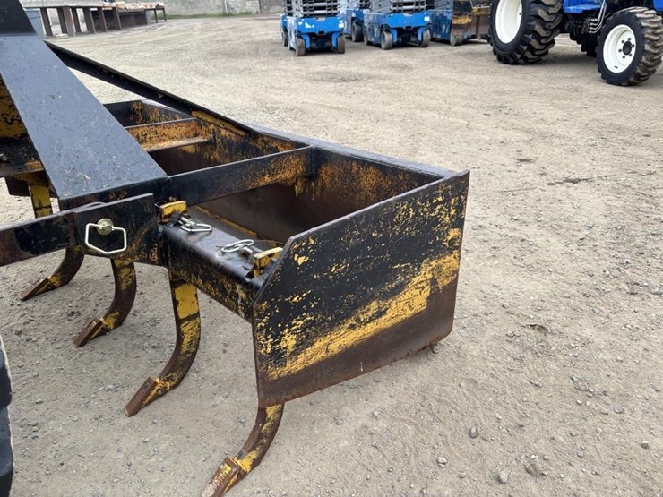 2017-new-holland-workmaster-40-image-16