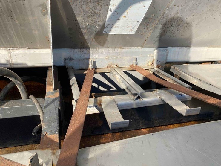 adams-ss-fertilizer-bed-image-31