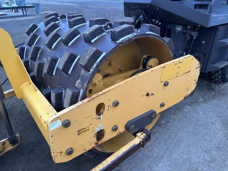 2013-volvo-sd75-image-10