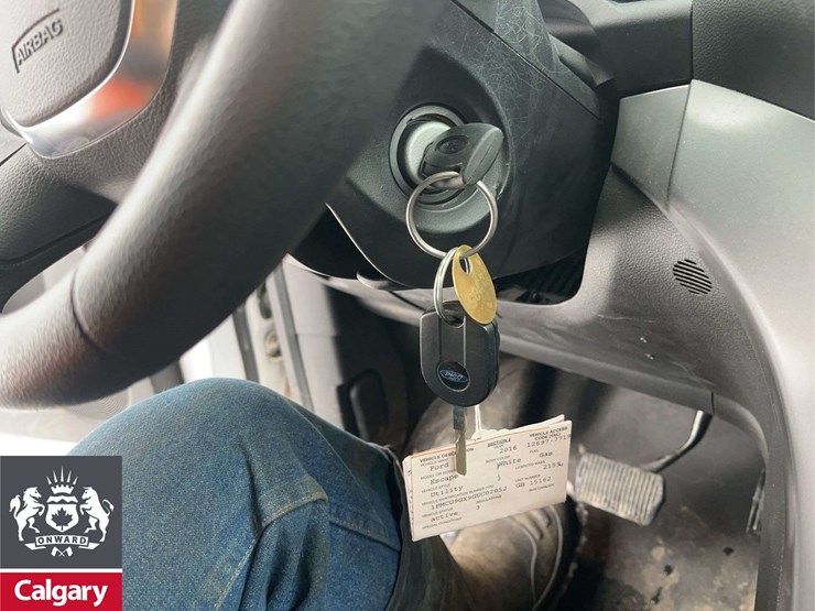 2016-ford-escape-se-image-23