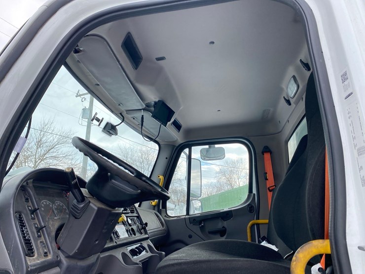 2019-freightliner-m2-curtain-side/box-truck-image-38