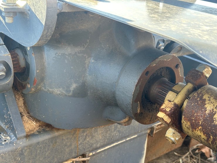 #4300-•-**2024-loftness-240sl64m542-6-row-20’-shredder-02-1701-image-5