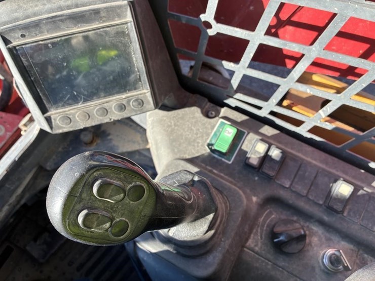 2019-takeuchi-tl10v2-image-13