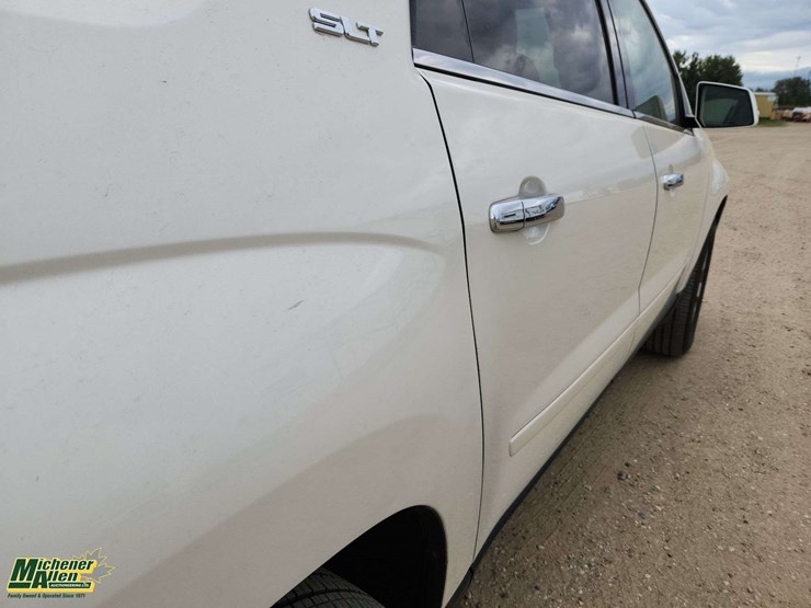 2013-gmc-acadia-slt-image-27