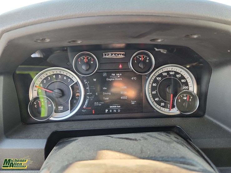 2014-ram-2500-slt-image-18