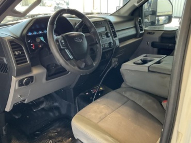 2017-ford-f350-image-26