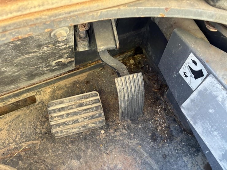 takeuchi-tl10v2-image-14