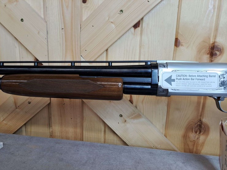 winchester-/ducks-unlimited-model-12-20-gauge-pump-shotgun-image-13