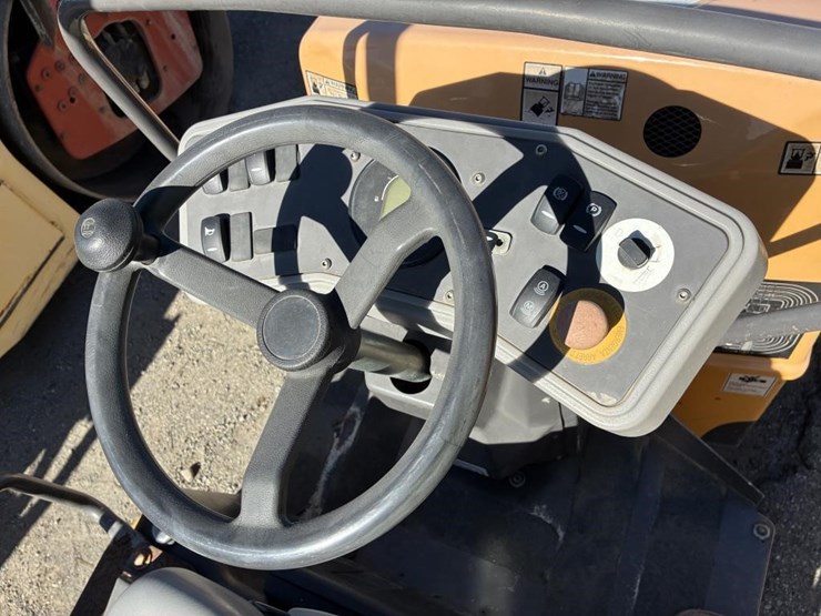 2018-volvo-dd25b-image-17