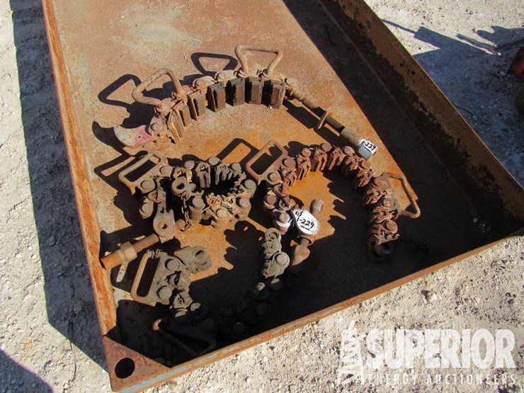 (1-229)-(4)-drill-collar-safety-clamps,-varco-7-...-image-1