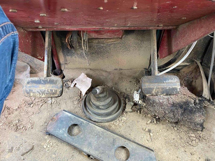 international-4568-project-tractor-image-22