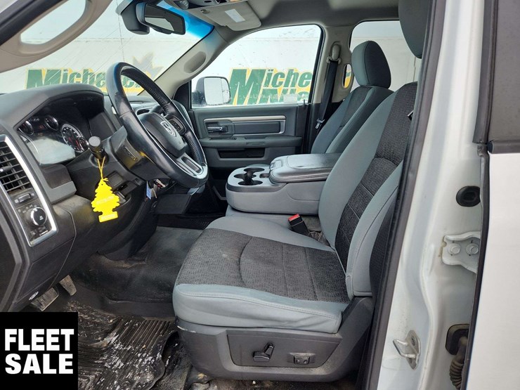 2013-dodge-1500-image-24