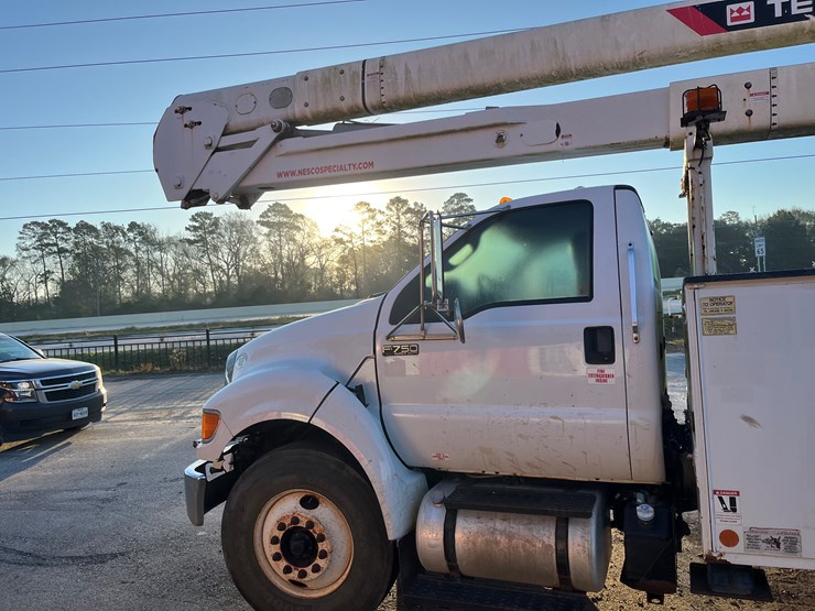 2012-ford-f750-image-2