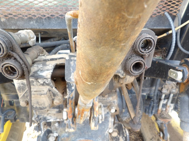 2010-john-deere-5083e-image-30