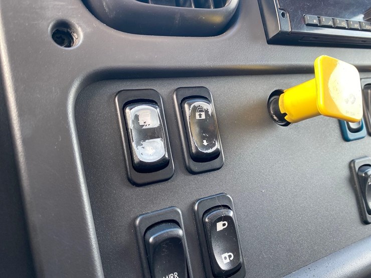 2018-freightliner-box-truck-**updated-1/30/26-@-155pm**-image-37