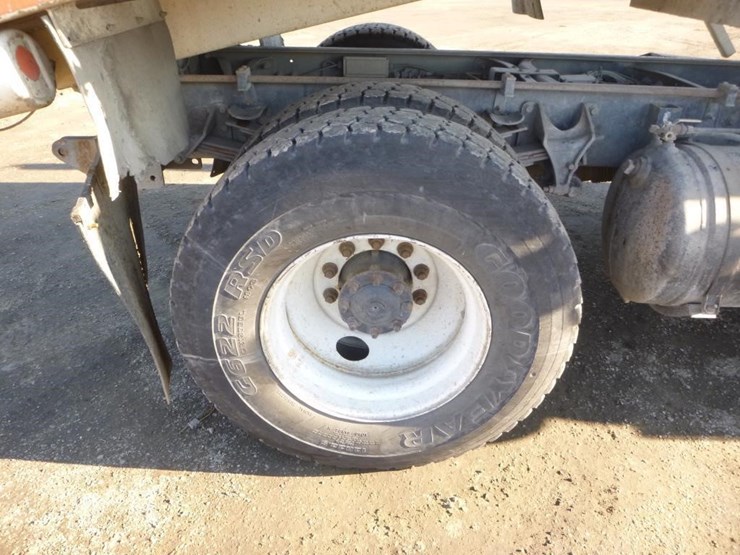 2004-international-7400-image-39