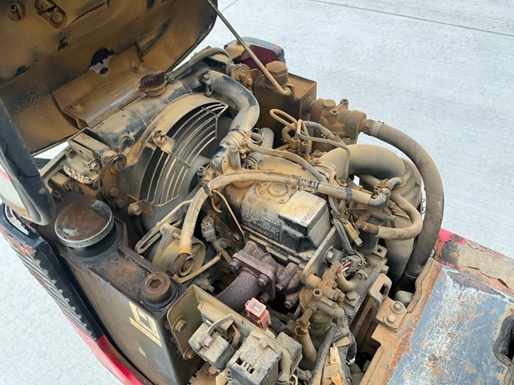 2009-takeuchi-tb108-image-3