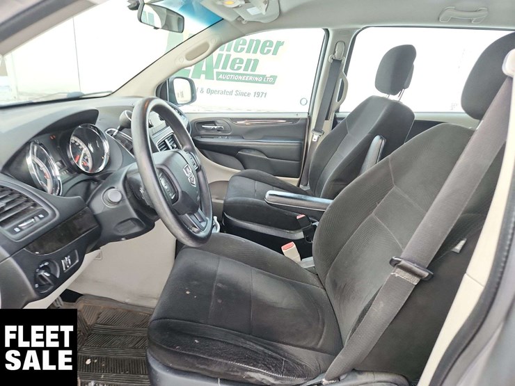 2013-dodge-grand-caravan-se-image-14