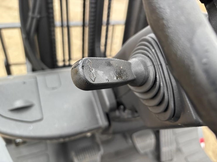 2008-toyota-8fgcu20-image-19