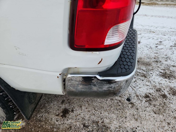 2016-dodge-2500-image-43