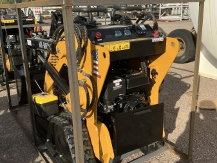 2025-agt-mxmrt14-stand-up-skid-steer-image-3