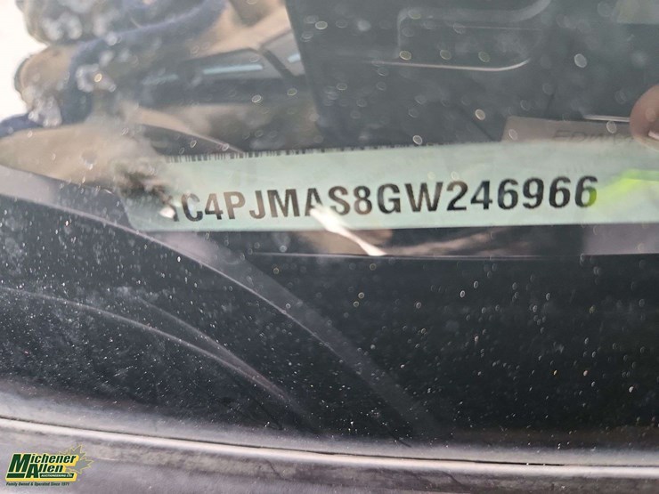 2016-jeep-cherokee-image-34