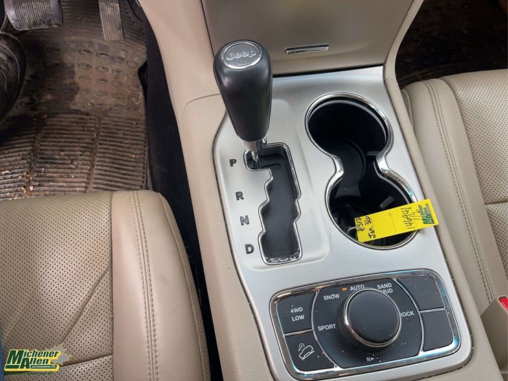 2011-jeep-grand-cherokee-limited-image-21