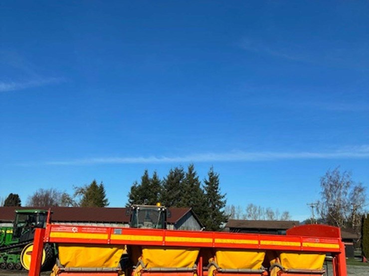 larrington-bin-loader-image-1