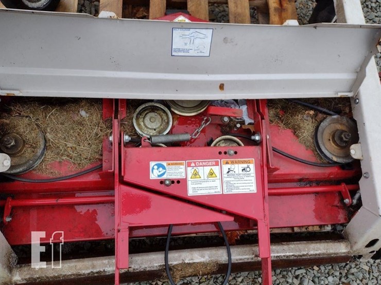 ventrac-3400l-lawn-mower-w/broom-image-40