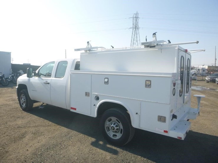 2011-chevrolet-2500-image-4