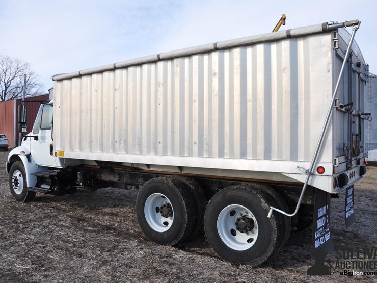 2004-international-durastar-4400-image-7