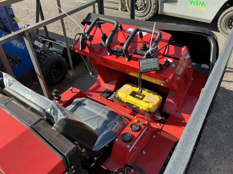 2025-agt-sda-140w-ride-on-skid-steer-image-6