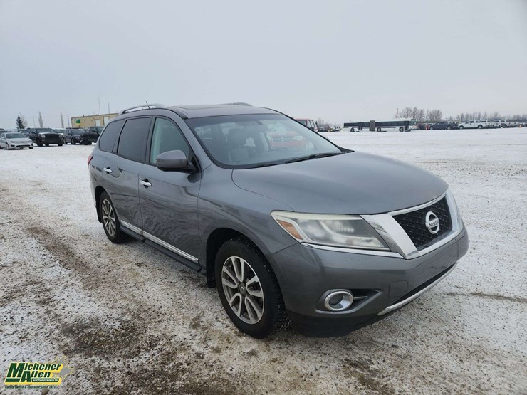 2015-nissan-pathfinder-image-2