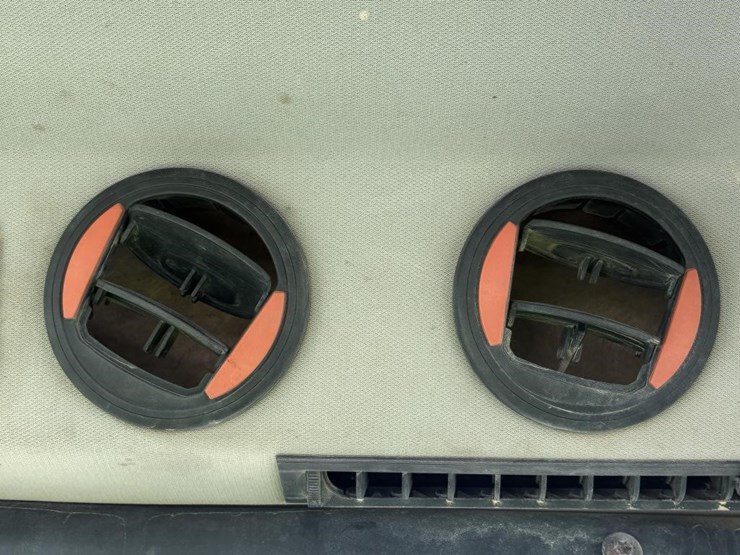 2021-bobcat-t64-image-19