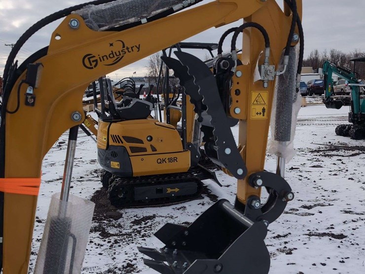 cfg-industrial-mini-excavator---qk18r---yellow-**-throttle-cable-broken-image-6