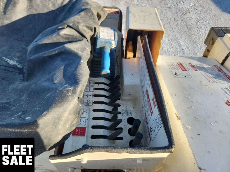 2008-freightliner-m2-106-image-40