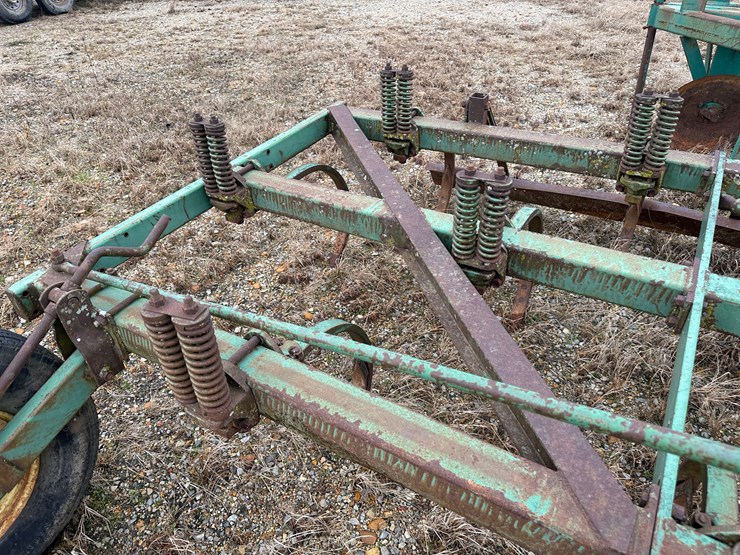 john-deere-100-image-30