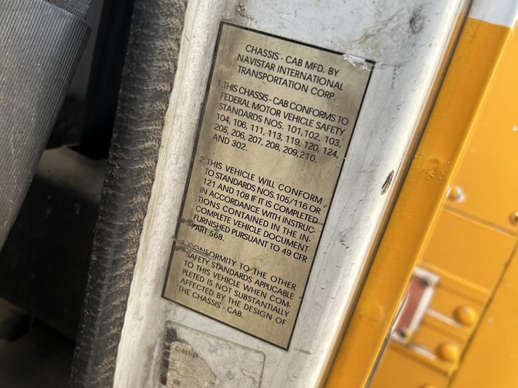 2001-international-4700-image-26