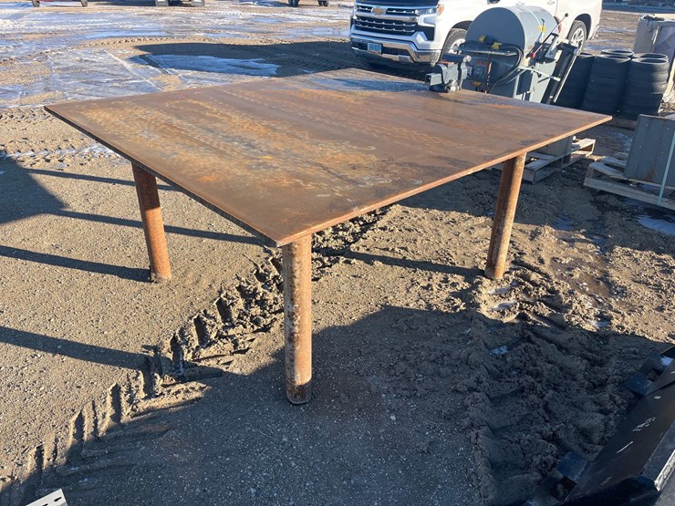 steel-table-with-vice-image-5