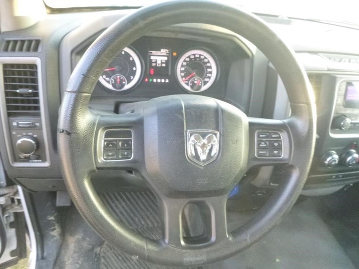 2015-dodge-1500-image-10