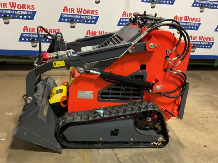 (inv.50097)-new-unused-zjg-zj-380-compact-track-loader,-27-hp-gas-engine,-aux,-hydraulics,-gp-bucket-image-1