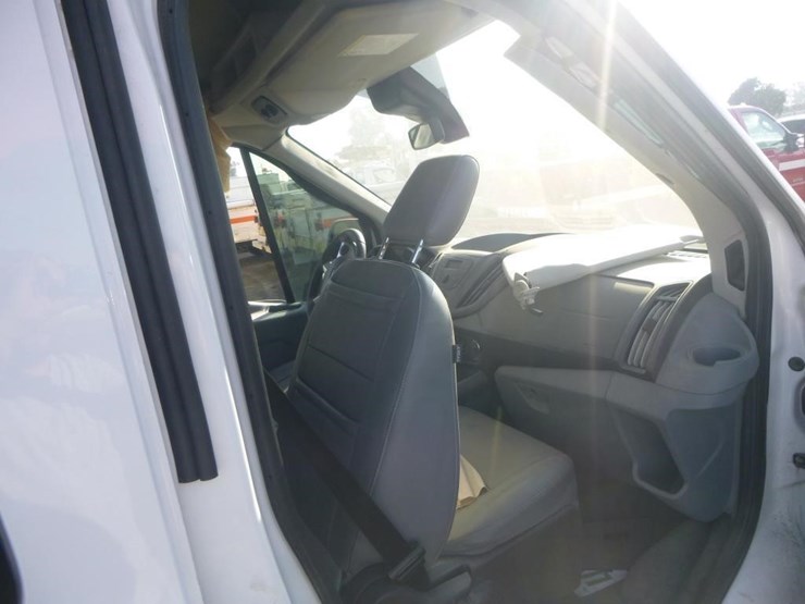 2019-ford-transit-image-11