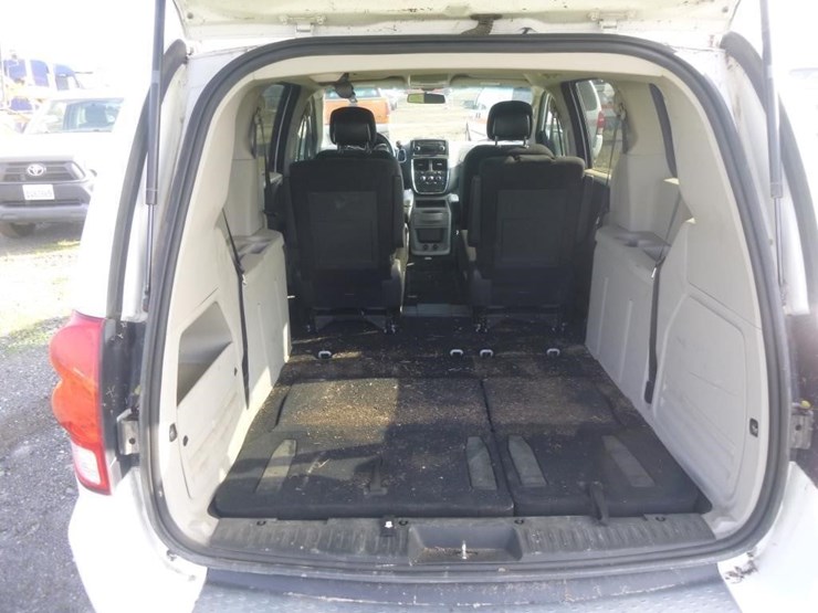 2014-dodge-grand-caravan-image-9