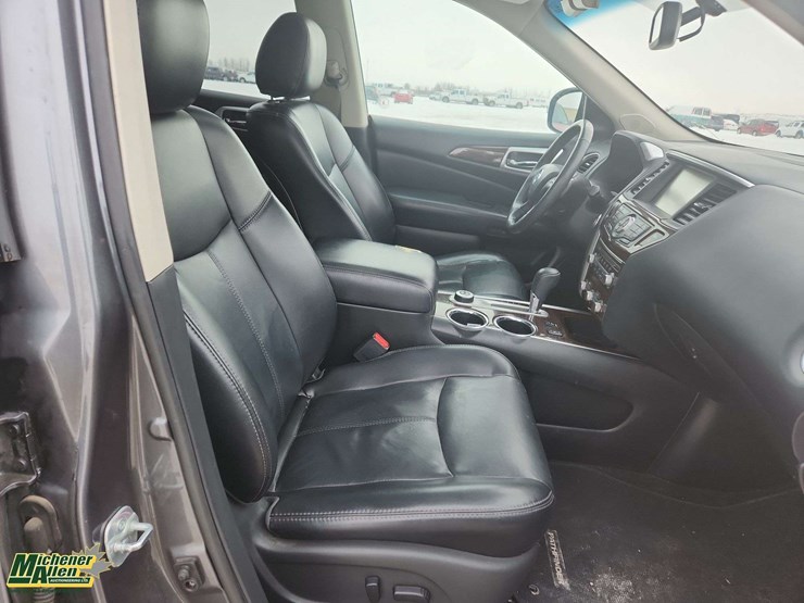 2015-nissan-pathfinder-image-20