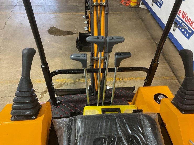 (inv.50006)-new-unused-miva-va15-mini-excavator,-13.5-hp-gas-engine,-pilot-controls,-aux.-hydraulic-image-10