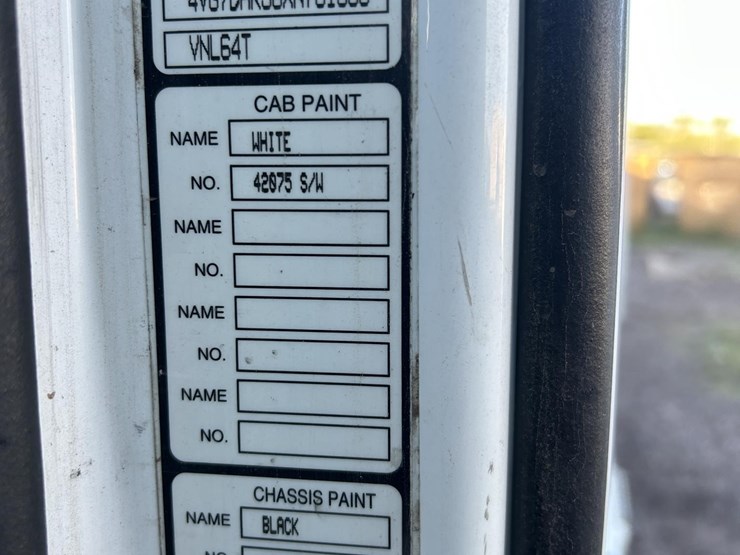 1999-volvo-vnl64t770-image-12