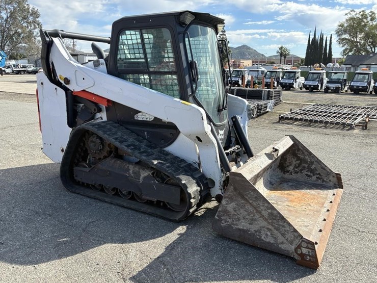 2021-bobcat-t64-image-2