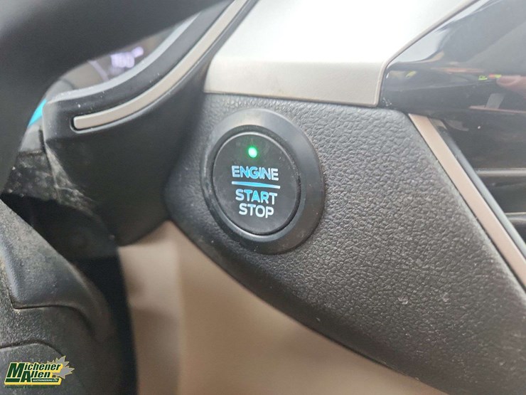 2020-ford-escape-image-24