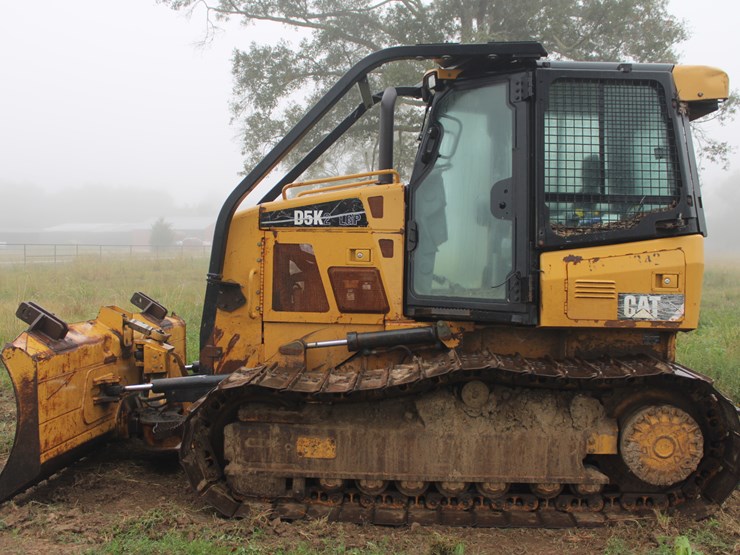 caterpillar-d5k-image-1