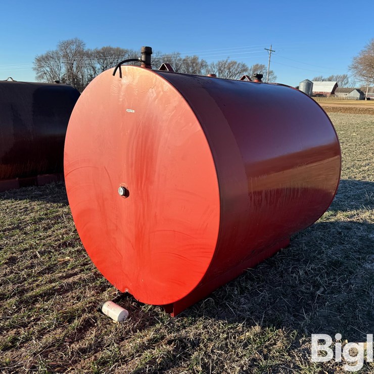 1000-Gallon Fuel Tank